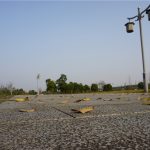 宛陵湖,石板路上落叶飘